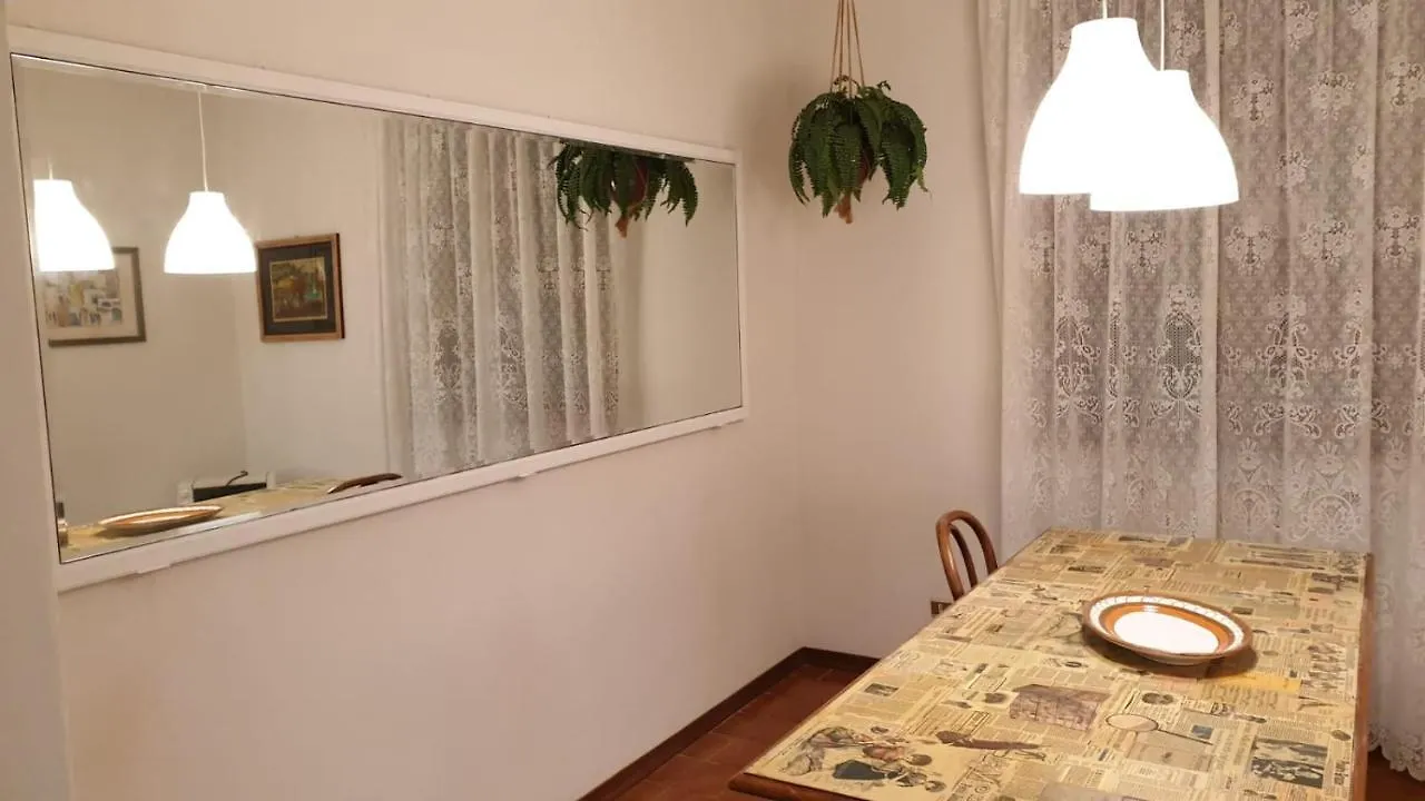 Accogliente Villetta Bi-Familiare Pietrasanta