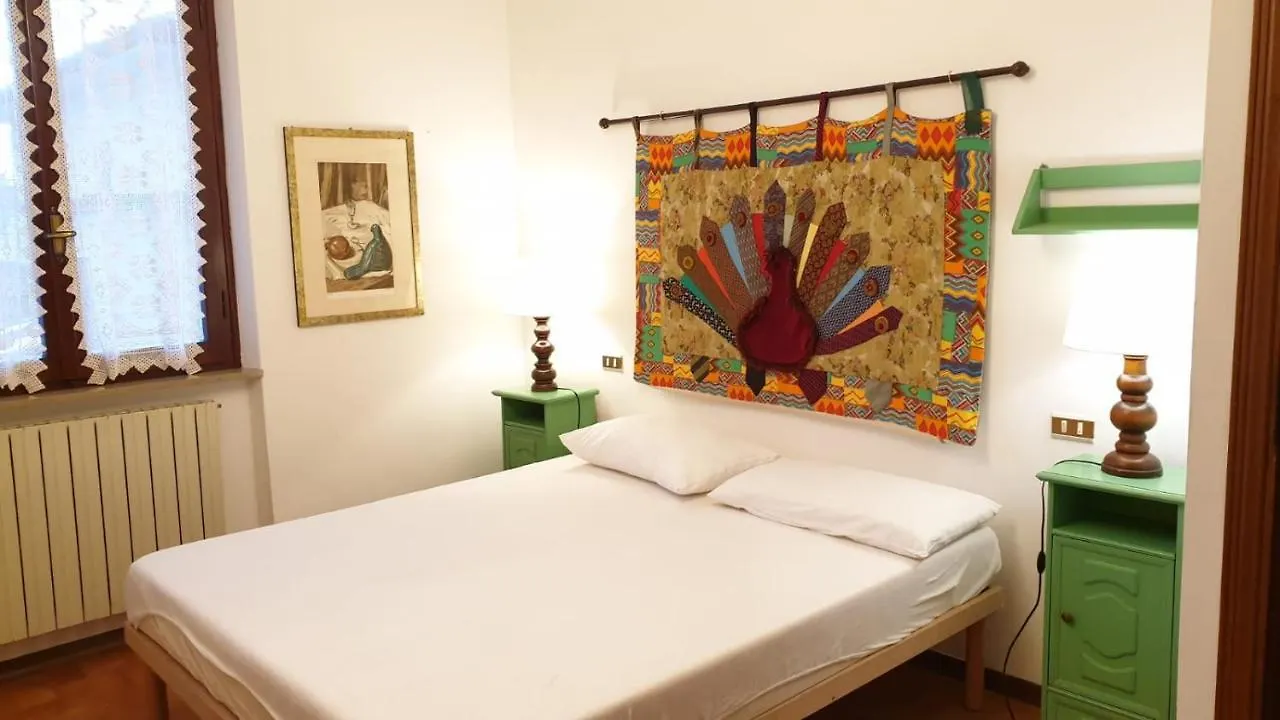 Accogliente Villetta Bi-Familiare Pietrasanta 0*,