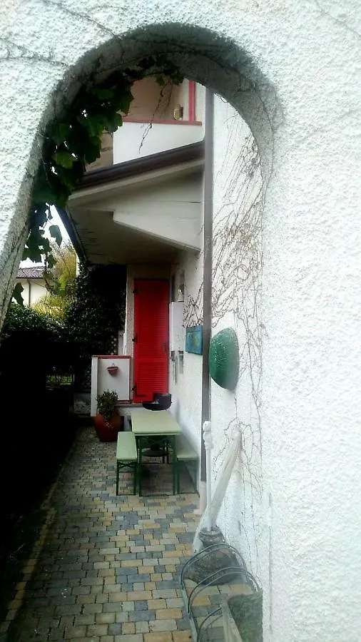 Accogliente Villetta Bi-Familiare Pietrasanta Holiday home