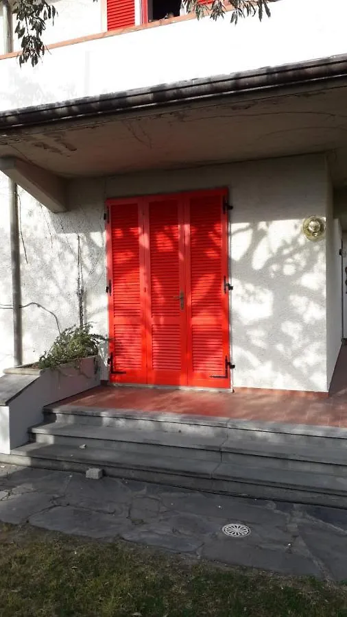 Holiday home Accogliente Villetta Bi-Familiare Pietrasanta