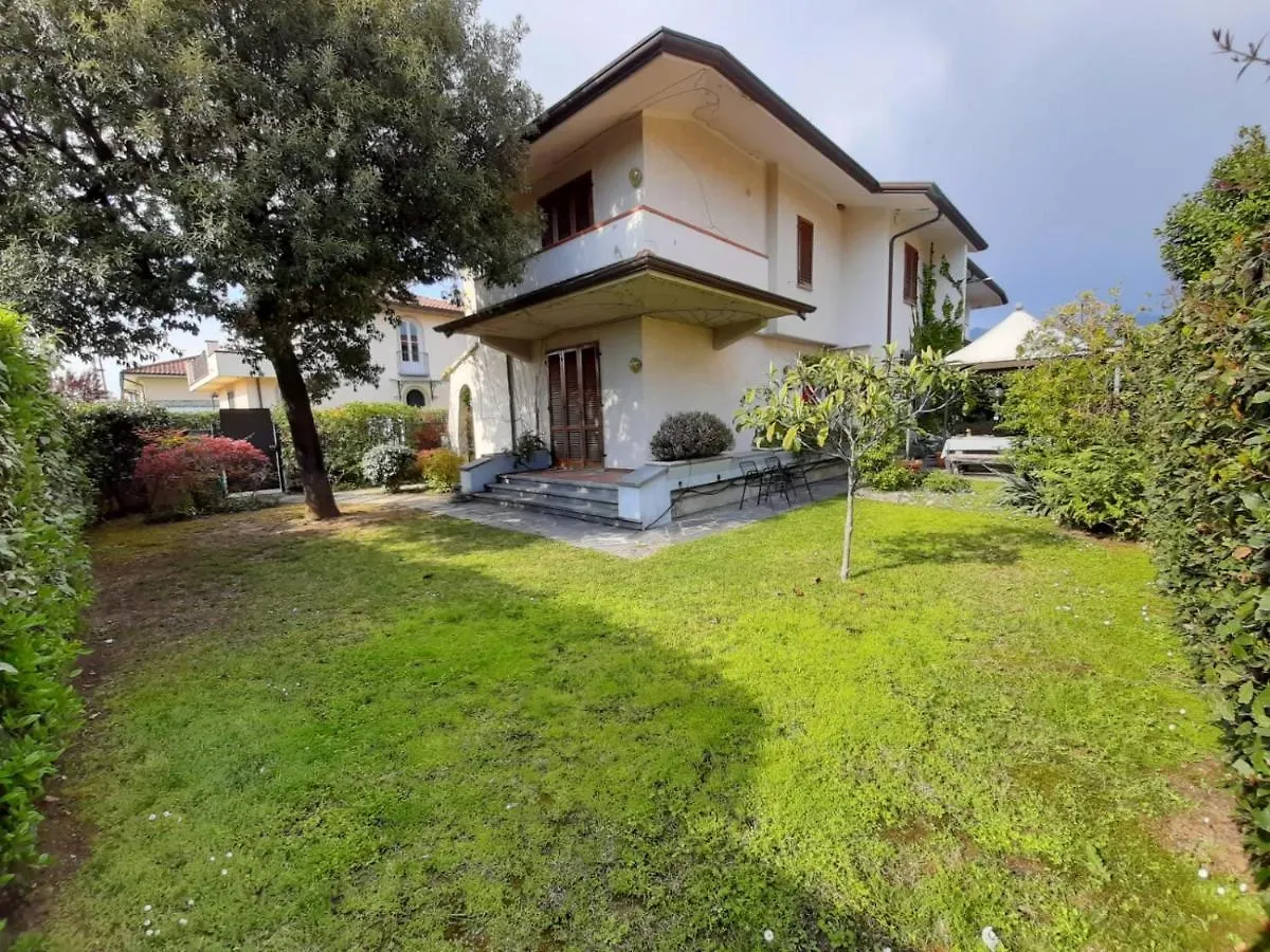 Accogliente Villetta Bi-Familiare location