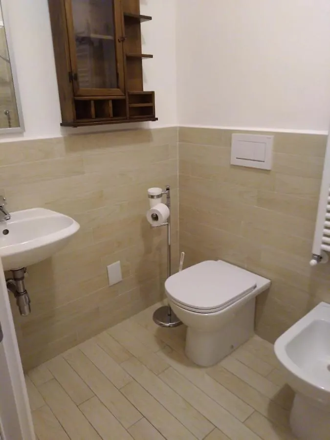 Accogliente Villetta Bi-Familiare Pietrasanta